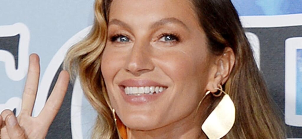 Gisele Bündchen Seen In Costa Rica With Baby Bump